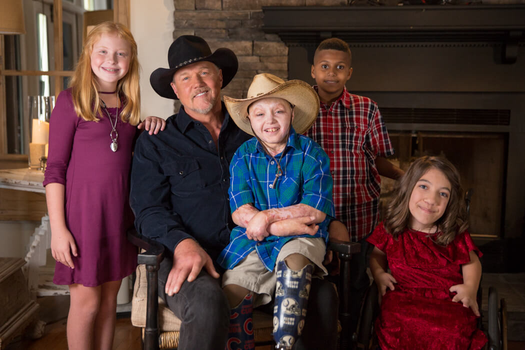 Shriners Hospitals for Children — Trace Adkins — I'll be home for Christmas