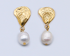 shriners-hospitals-for-children-women-impacting-care-custom-hand-cast-gold-oyster-shell-and-freshwater-pearl-earring